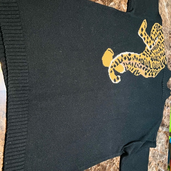 Over Size Sweater - Picture 8 of 10